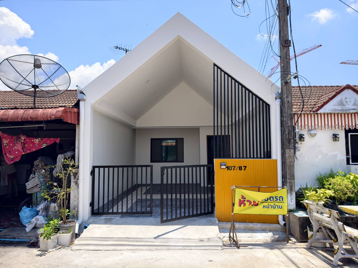 บ้านเดี่ยว 3 ห้องนอน เชิงทะเล · หมู่บ้านสวนไพร อนุสาวรีย์ ศรีสุนทร