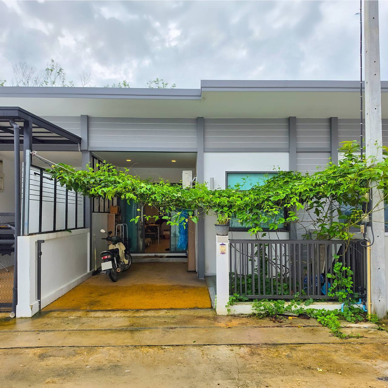 ทาวน์เฮ้าส์ 2 ห้องนอน ป่าคลอก · Somsiri Village Phuket รูปที่ 1