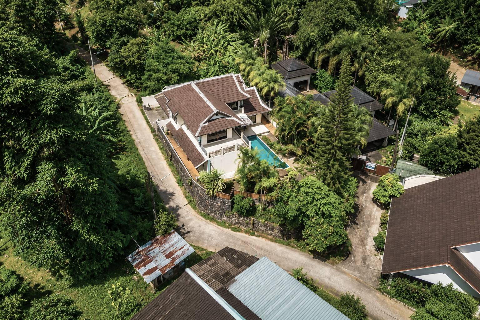 บ้านเดี่ยว 4 ห้องนอน กะทู้ · พูลวิลล่า กะทู้ รูปที่ 1