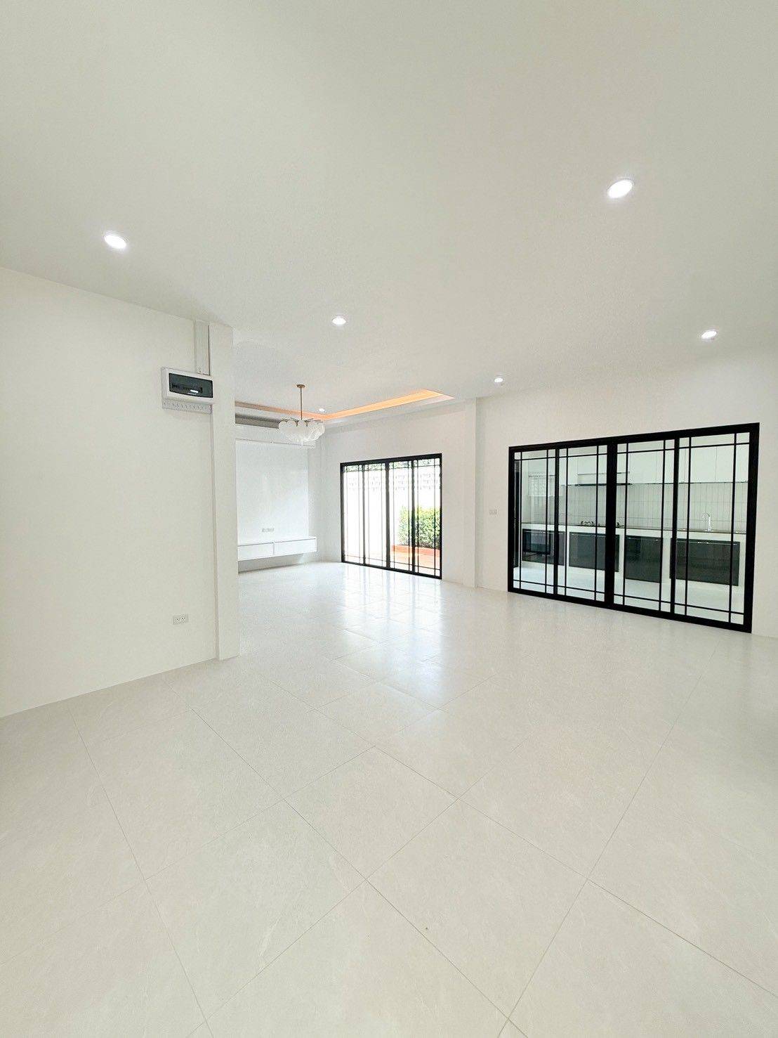 บ้านเดี่ยว 3 ห้องนอน เกาะแก้ว · บ้านสวยพร้อมอยู่ สไตล์โมเดิร์น ทำเลดี “เจ้าฟ้าการ์เด้นโฮม เกาะแก้ว” รูปที่ 2
