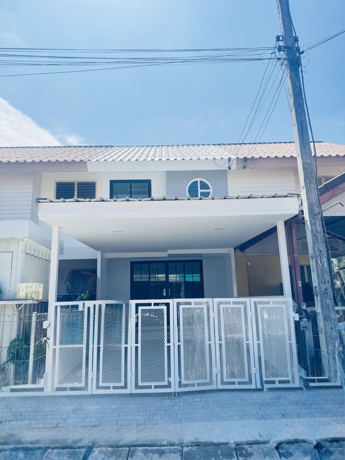 ทาวน์เฮ้าส์ 2 ห้องนอน ถลาง · ขายบ้านเคหะบ้านพอน ถลาง รูปที่ 1