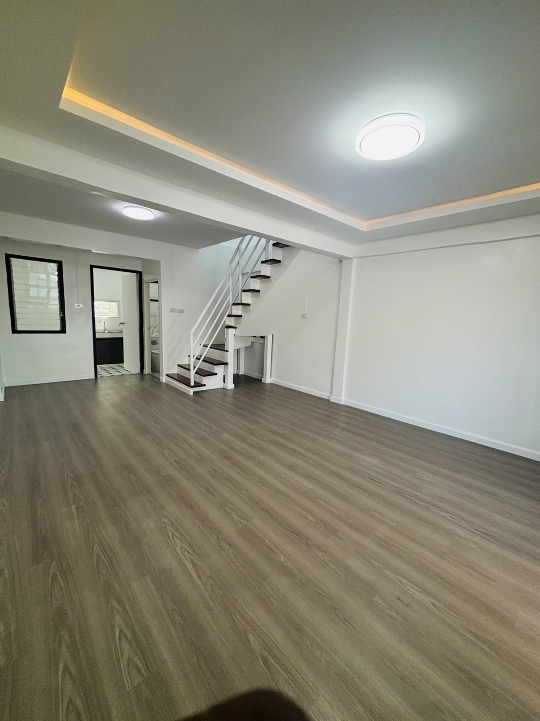 ทาวน์เฮ้าส์ 2 ห้องนอน ถลาง · ขายบ้านเคหะบ้านพอน ถลาง รูปที่ 3