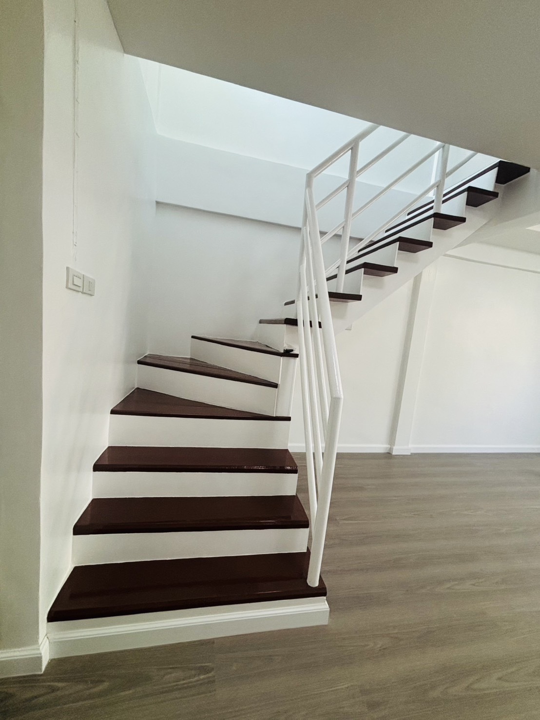 ทาวน์เฮ้าส์ 2 ห้องนอน ถลาง · ขายบ้านเคหะบ้านพอน ถลาง รูปที่ 8