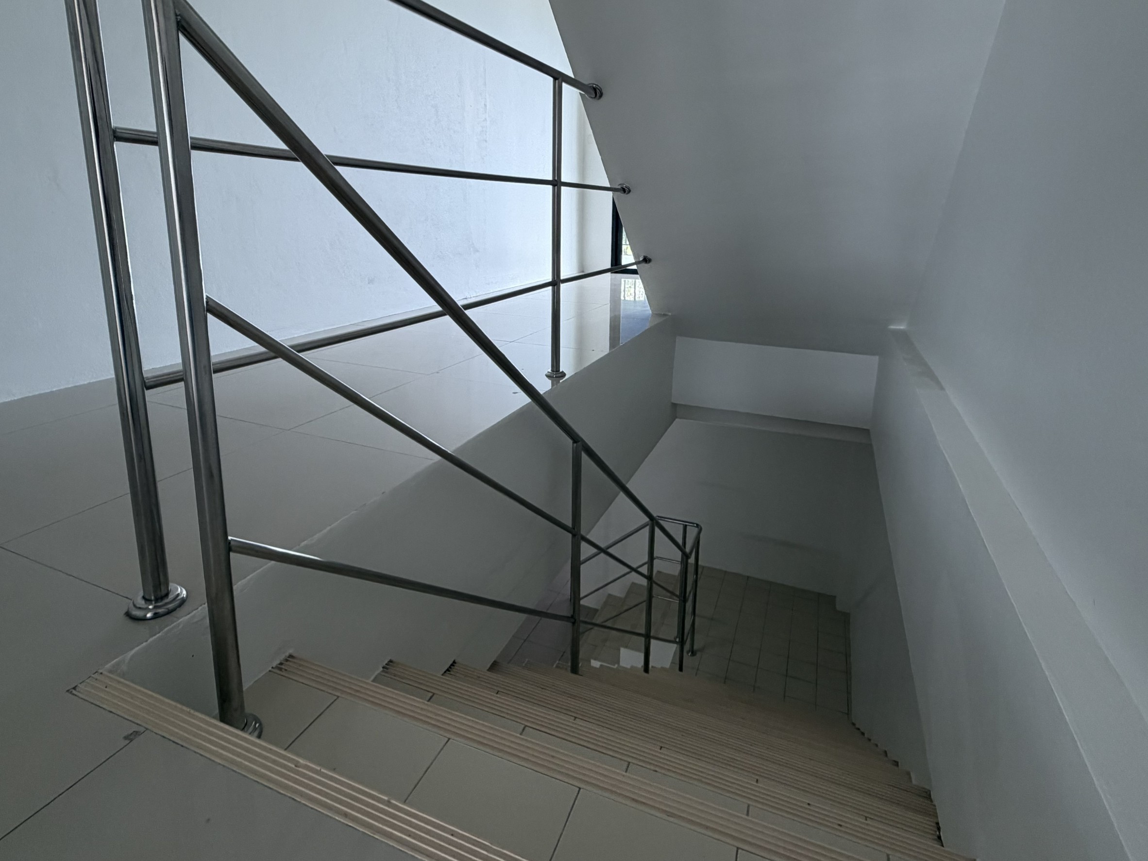 อาคารพาณิชย์ 4 ห้องนอน ราไวย์ · nicniceproperty