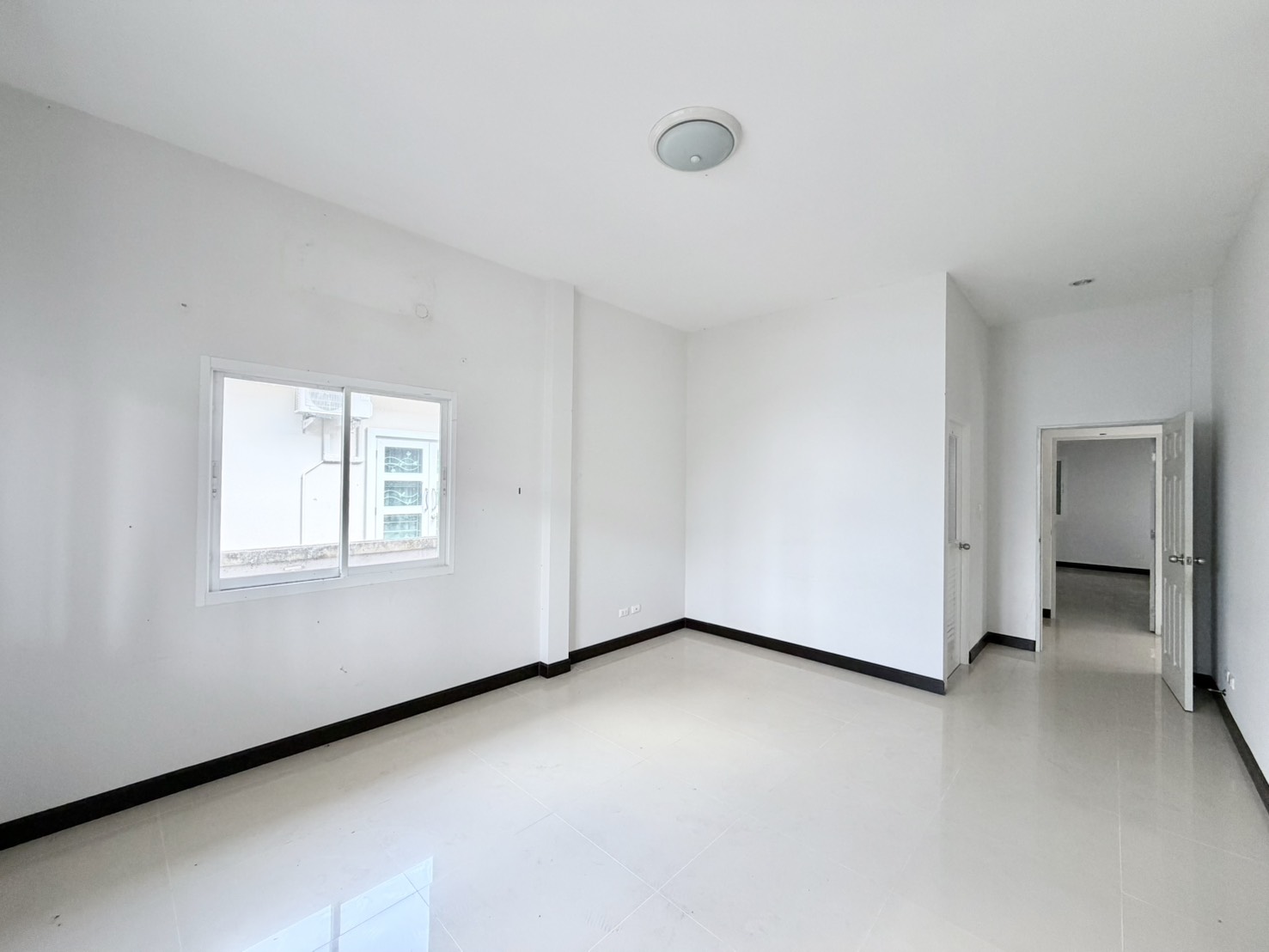 บ้านเดี่ยว 2 ห้องนอน ถลาง · สินสุขธานี ถลาง **ตามสภาพ** รูปที่ 2