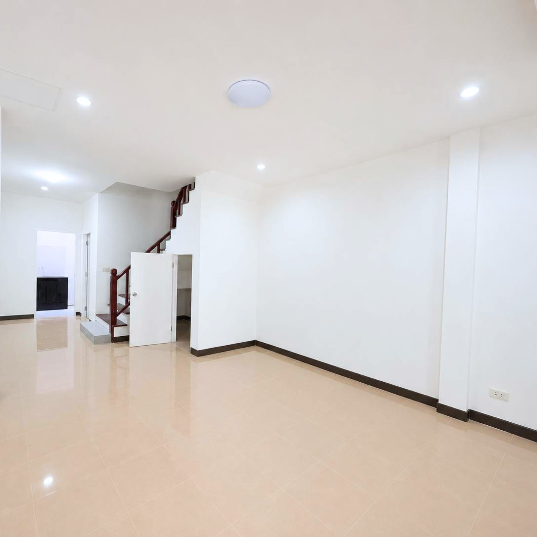 คอนโด 2 ห้องนอน ไม่ระบุ · nicniceproperty รูปที่ 5