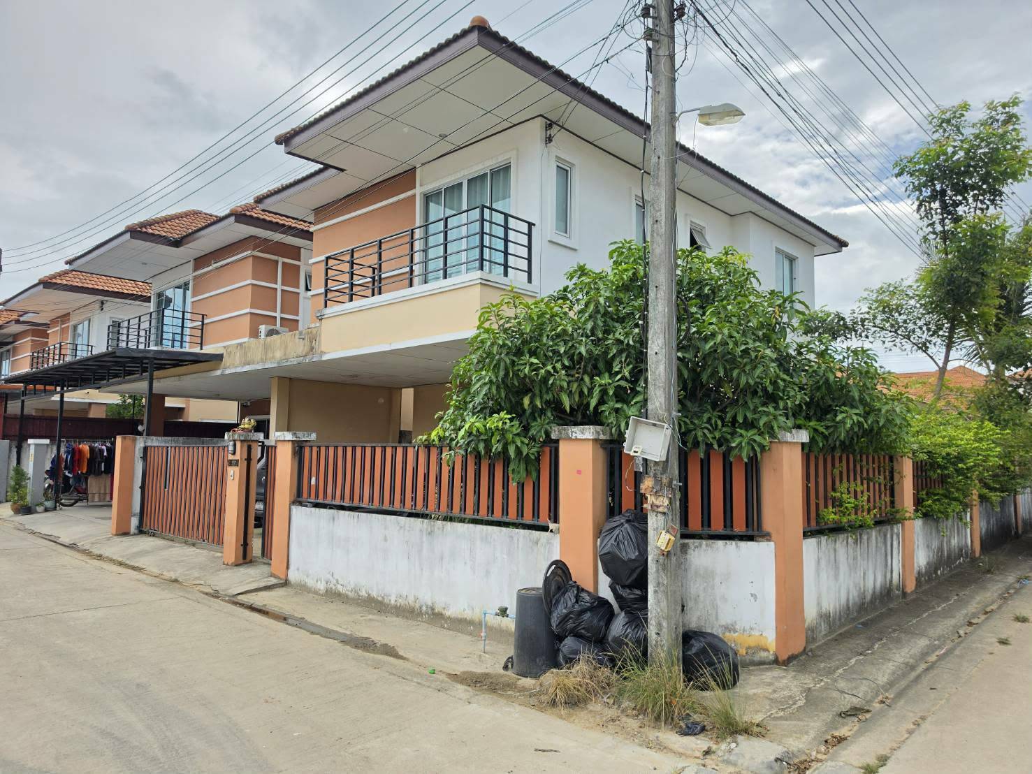ทาวน์เฮ้าส์ 3 ห้องนอน ถลาง · มบ.พนาสนธิ์การ์เด้นโฮม น้ำตกโตนไทร โซนถลาง รูปที่ 4