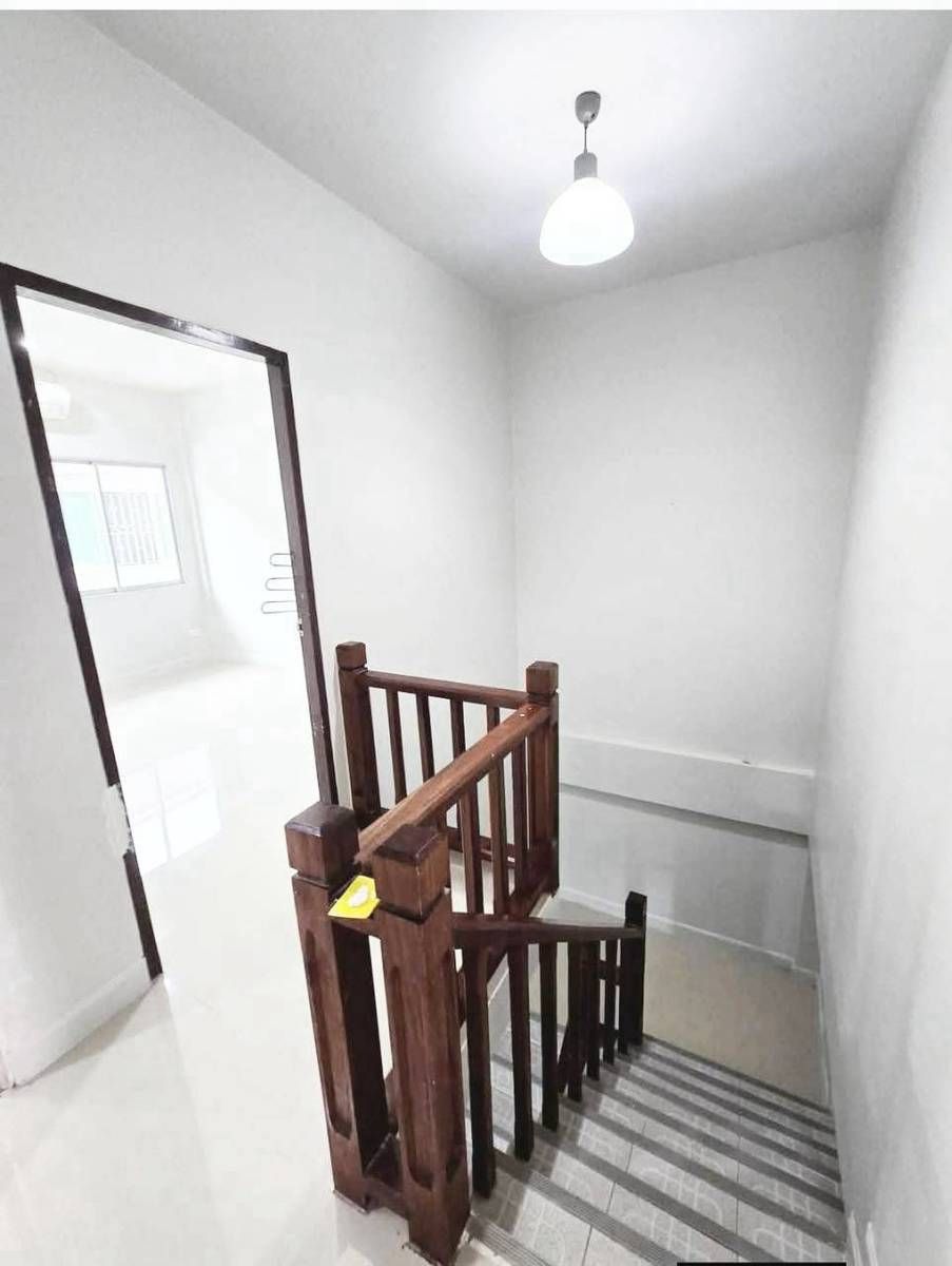 คอนโด 3 ห้องนอน ถลาง · หมู่บ้านมี สระว่ายน้ำส่วนกลาง รูปที่ 1