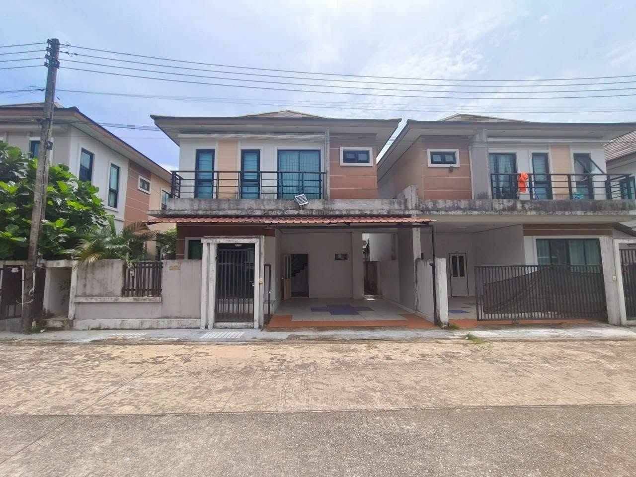 บ้านแฝด 3 ห้องนอน ถลาง · หมู่บ้านภักดีกะทู้ลูกค้าสนใจนัดอยู่บ้าน  ✅  ยื่นทรัพย์ ธอส  รบกวนติดต่อกลับทางไลน์ด้วยนะคะ รูปที่ 2