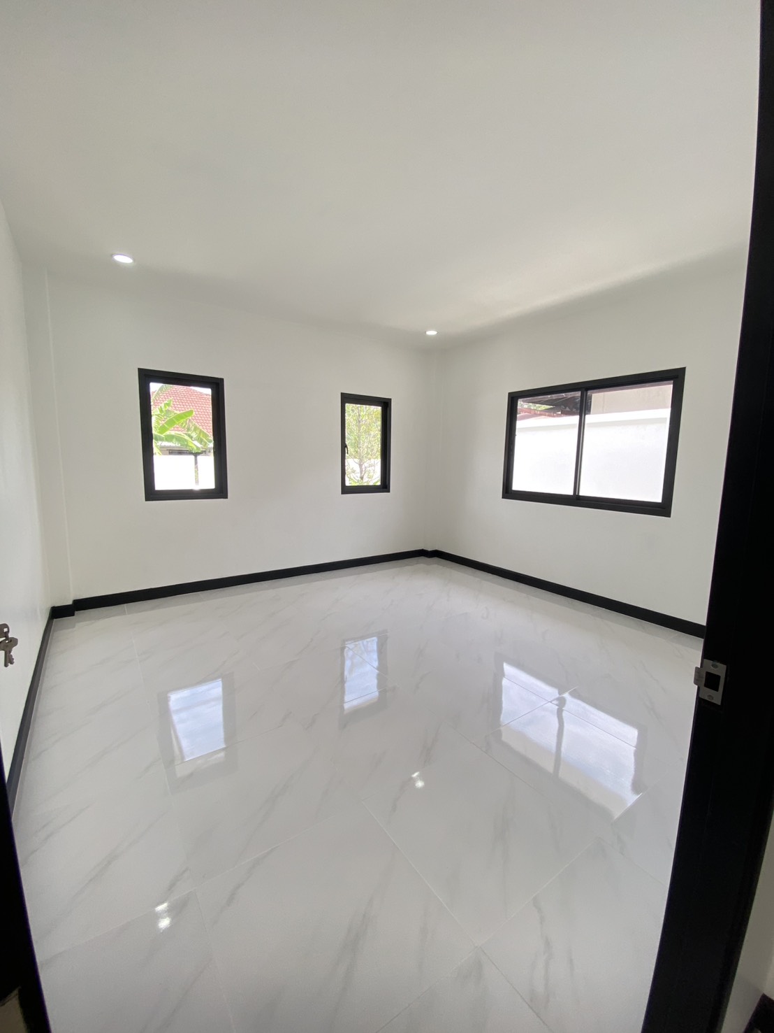 ที่ดิน 3 ห้องนอน ป่าคลอก · โครงการหมู่บ้านเนรมิต 1 รูปที่ 4