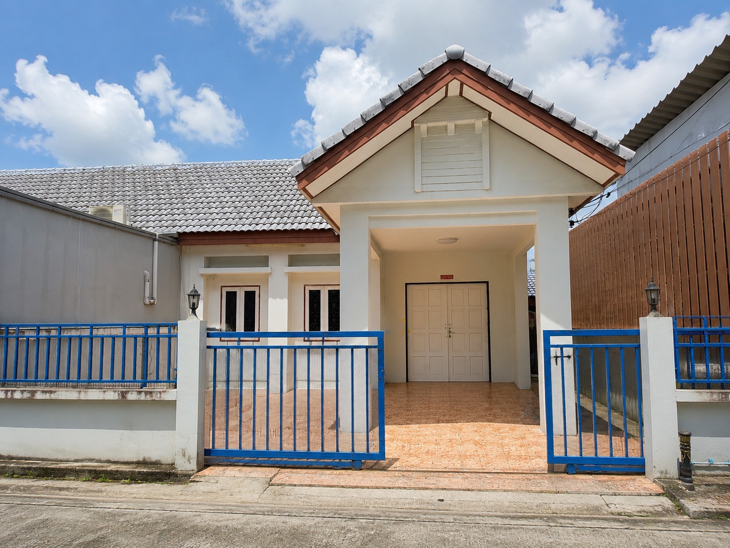 บ้านแฝด 2 ห้องนอน หมู่บ้านศรีสุชาติ 2 · หมู่บ้านศรีสุชาติ 2 รูปที่ 1